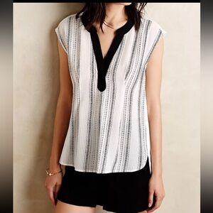 Anthropologie Postmark Egress Splitneck Black & White Tunic Top Blouse, M.​​